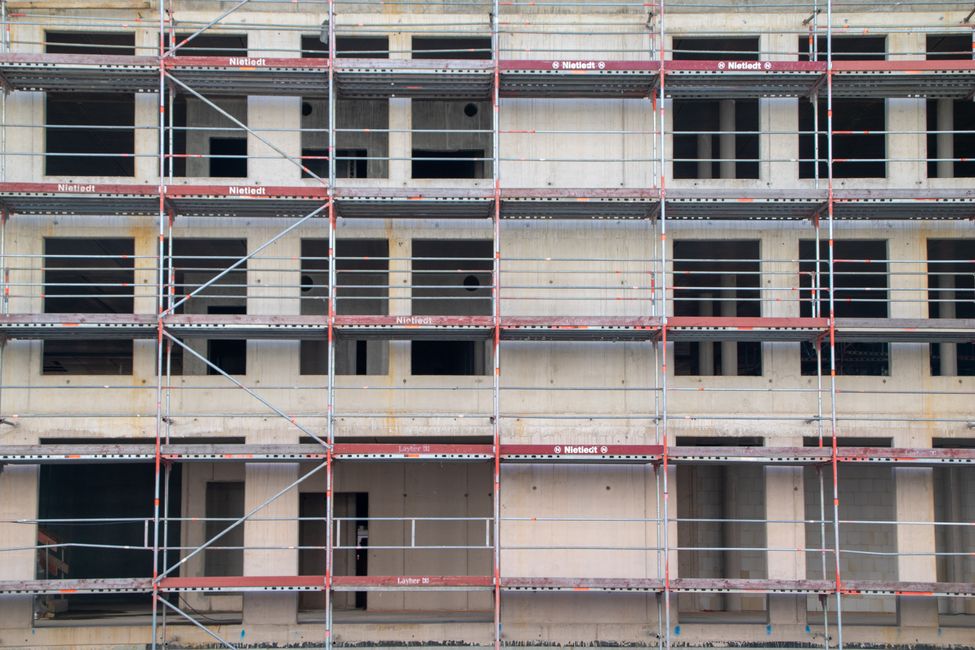 Canteiro de obras de construtora profissional